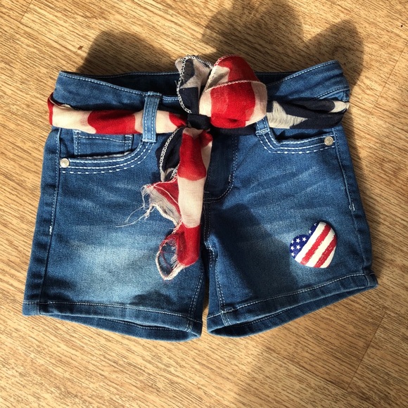 Girls patriotic denim shorts - Picture 2 of 4